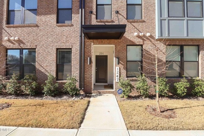 Photo - 1247 Shaw View Aly