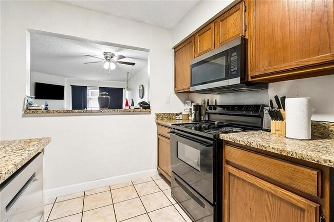 Photo - 2425 Oxford Pl Unit 136