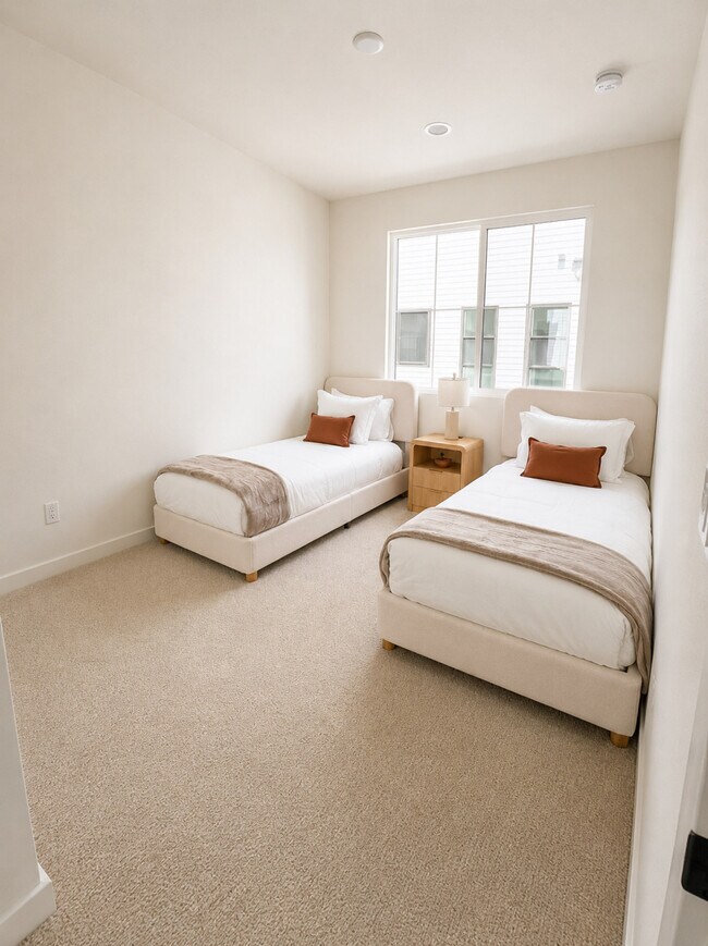 Photo - 2533 Thyme Wy Unit SI FL1-ID1559842P
