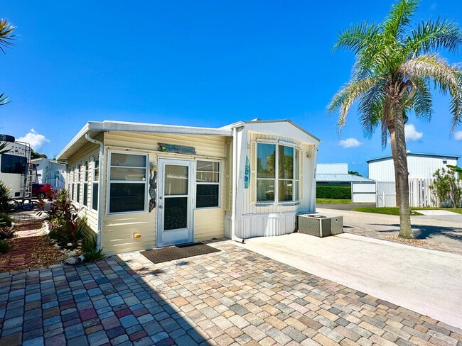 Photo - 2139 Nettles Blvd Unit SI ID1537489P