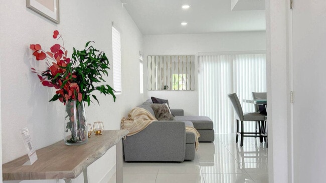 Photo - 1163 NW 2nd St Unit SI FL2-ID1463285P