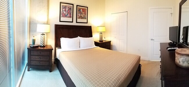 Photo - 4 W Martin Luther King Jr Blvd Unit ID1344184P