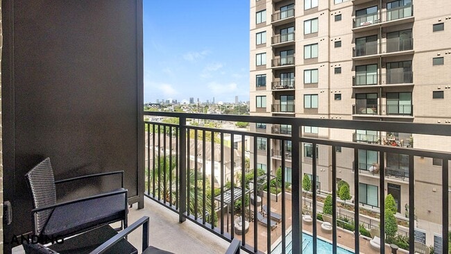 Photo - 2727 Albany St Unit 831