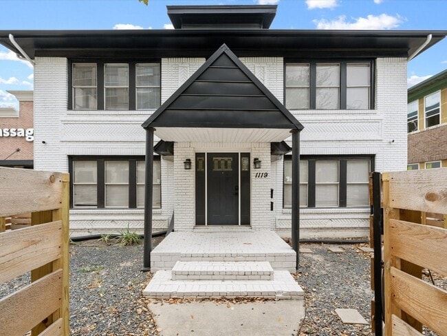 Photo - 1119 Waugh Dr Unit 4