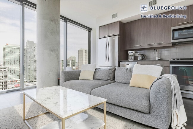 Building Photo - 730 W Couch Pl Unit SI FL18-ID1365