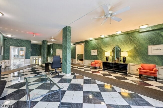 Photo - 5 Roosevelt Pl