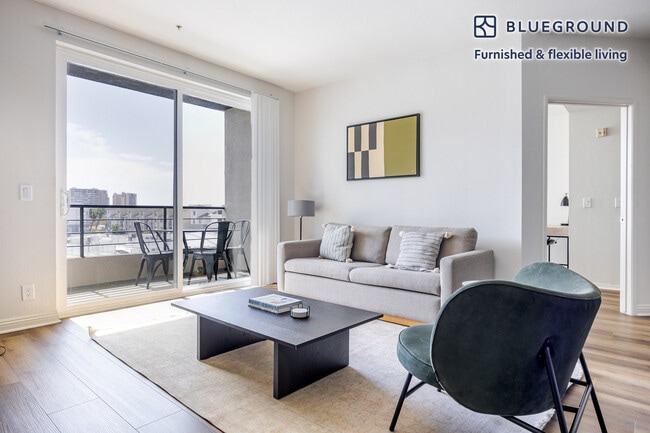 Building Photo - 13603 Marina Pointe Dr Unit FL5-ID1329