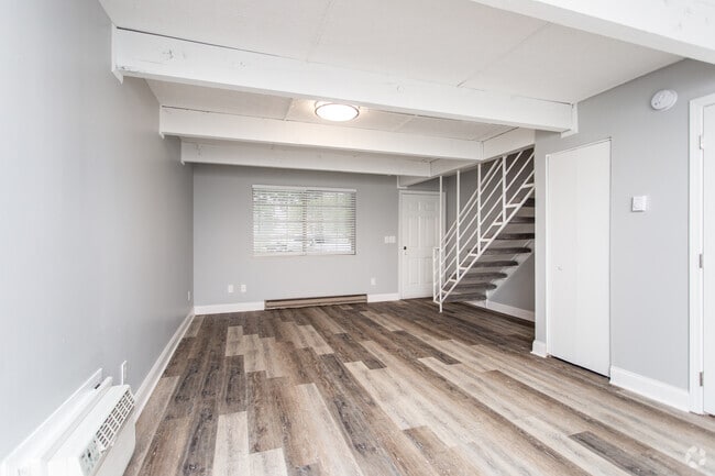 2BR, 1.5BA - 910 SF - Brittany Bay