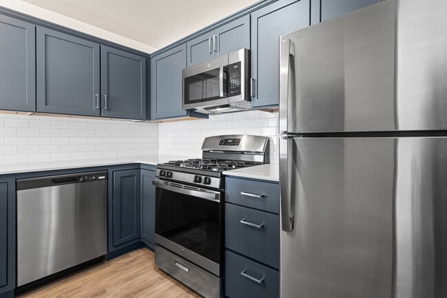 Photo - Meadow Springs Apartments