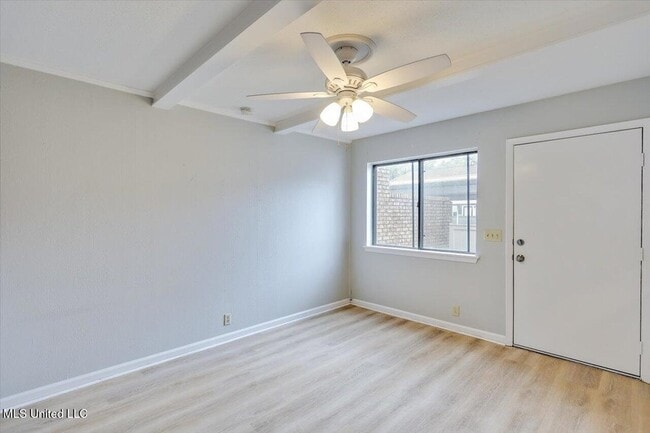 Photo - 167 Lakebend Cir