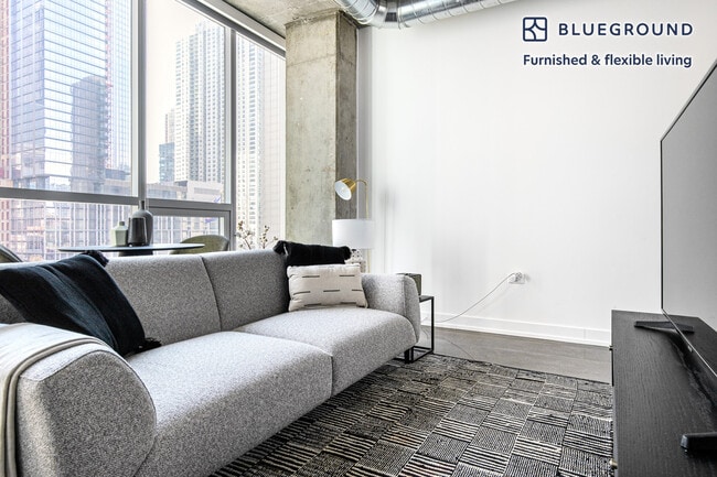 Photo - 108 W Chicago Ave Unit FL6-ID361