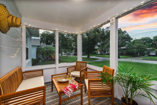 Photo - 102 W King St Unit ID1029870P