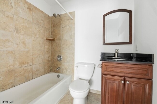 Photo - 594-596 Jefferson Avenue Unit 104