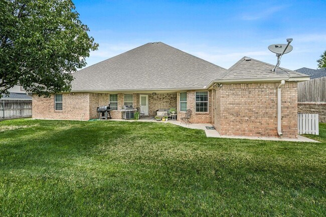 Photo - 25 Carnoustie Ln