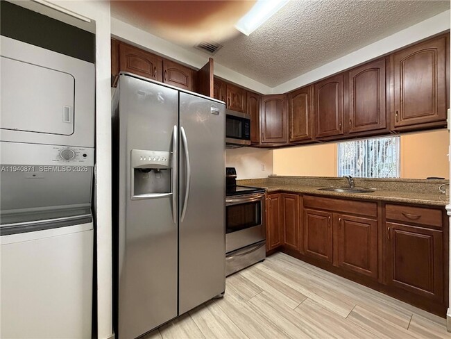 Building Photo - 9123 SW 138th Pl Unit 9123