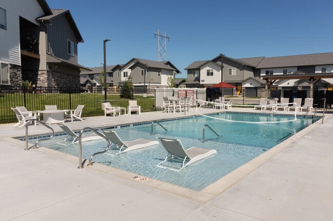 Building Photo - Vestara 72