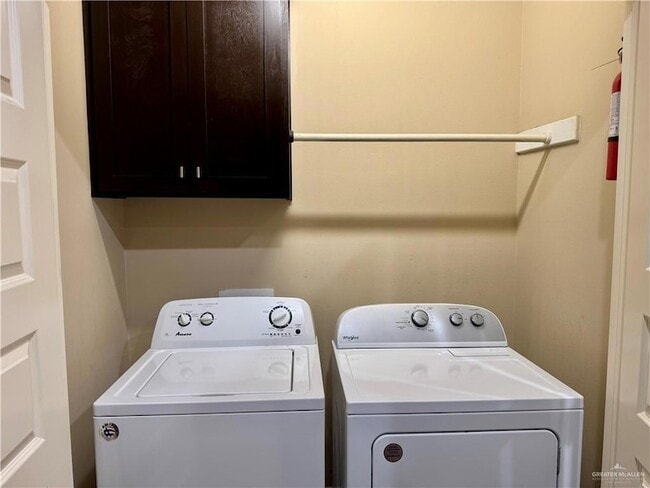 Photo - 2004 Taft St Unit 2
