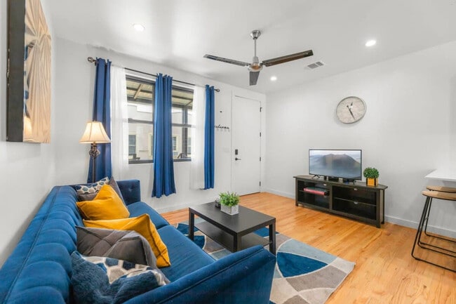 Building Photo - 1201 E Cesar Chavez St Unit ID1254589P