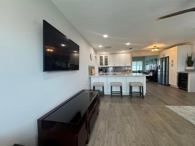 Photo - 108 SW 9th St