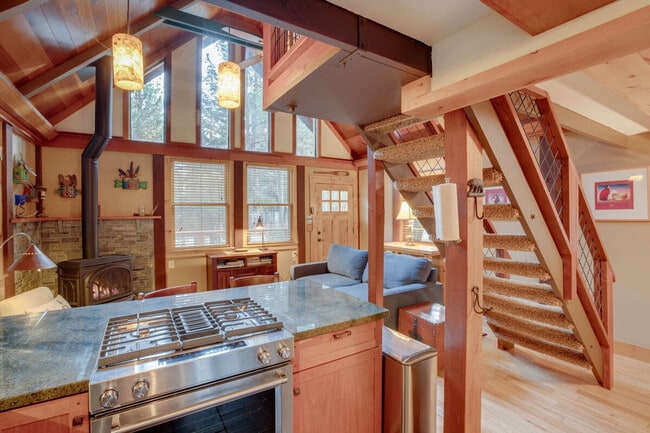 Photo - 7040 Bellevue Ave Unit SI ID1386139P
