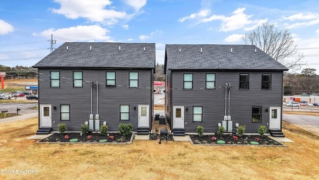 Photo - 8306 Lobelia Ln
