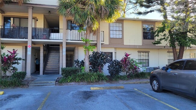 Building Photo - 6004 Village Cir S Unit 6004