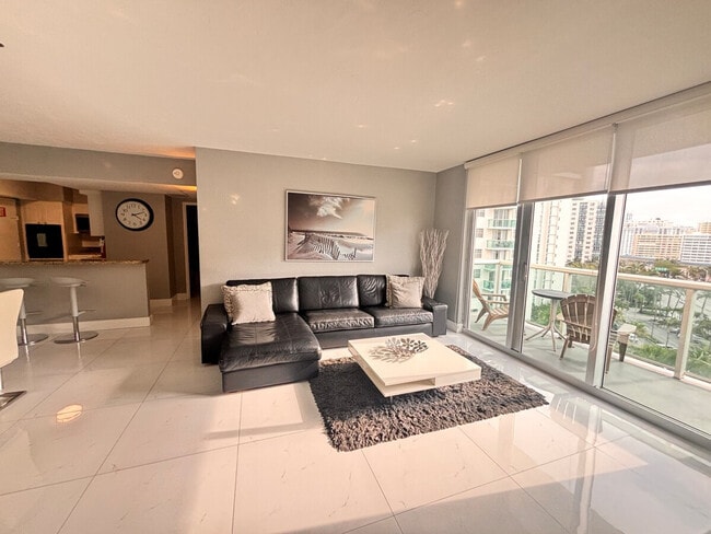 Building Photo - 3801 S Ocean Dr Unit ID1255495P