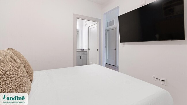 Photo - 1148 N Main St Unit 206