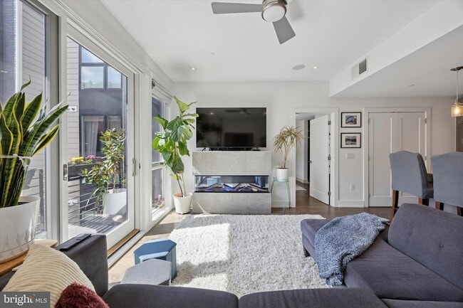 Photo - 620 N 3rd St Unit 3B