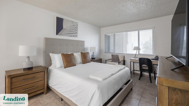 Building Photo - 8546 N 59th Ave Unit 204