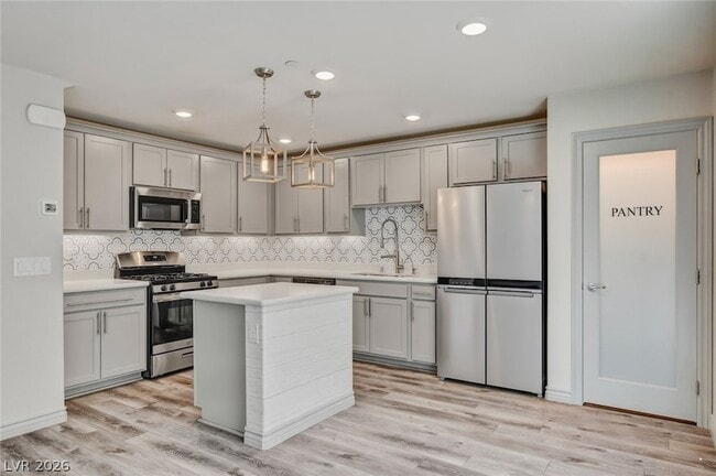 Photo - 305 Quail Dove Ave