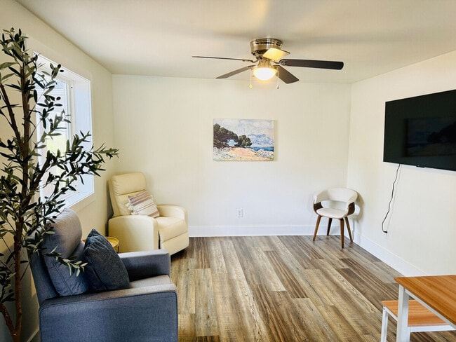 Building Photo - 104 Smythe St Unit ID1234781P