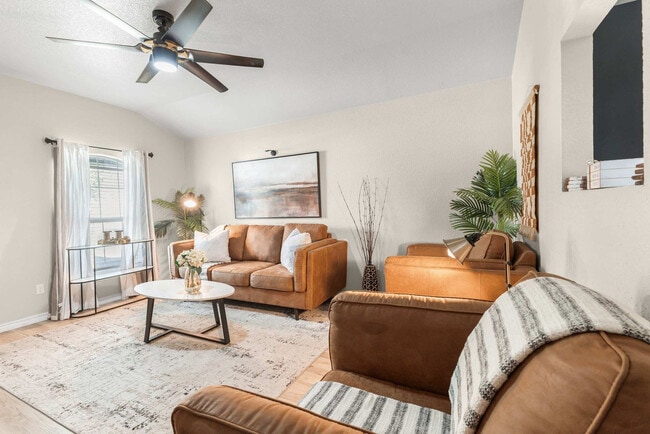 Building Photo - 4709 Waterproof Dr Unit SI ID1630310P