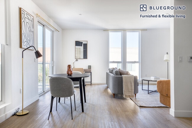 Photo - 4805 Bakman Ave Unit FL4-ID678