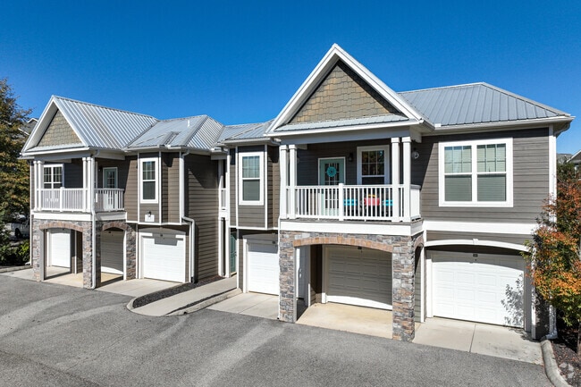 Building Photo - Ridge at Hamilton Crossing
