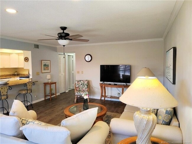 Photo - 511 SW South River Dr Unit 207