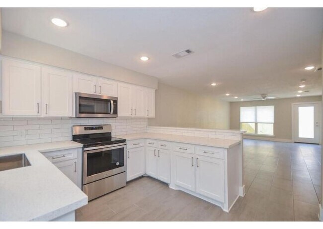 Photo - 6315 Bowers St