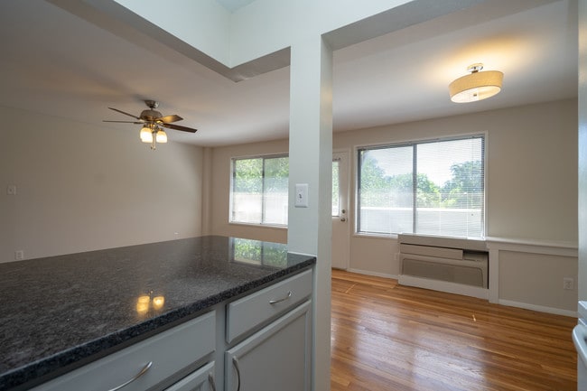 Photo - Cardinal Court