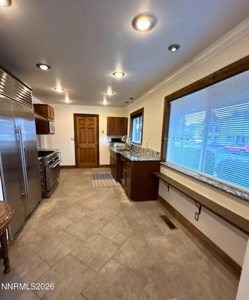 Photo - 1010 Tyler Way