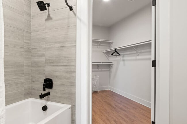 Photo - 2317 W Grace St Unit GO ID1312497P