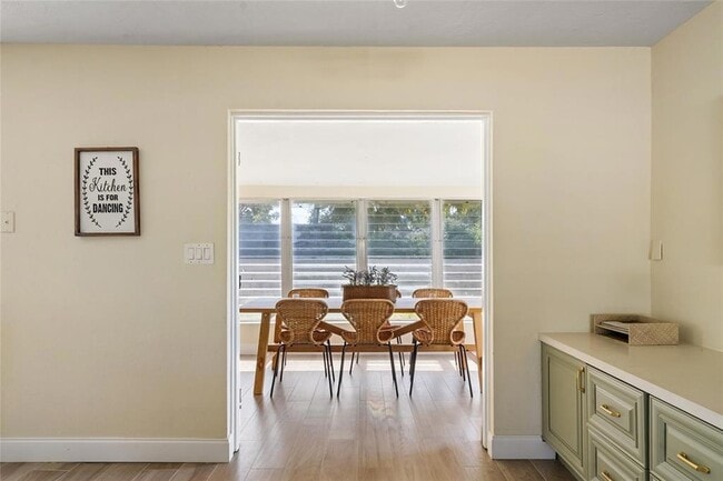 Photo - 20 NE 17th Ave