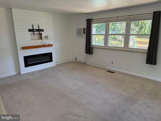 Photo - 3555 Churchill Ln