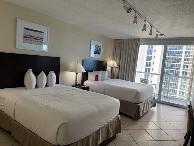 Building Photo - 19201 Collins Ave Unit ID1255505P