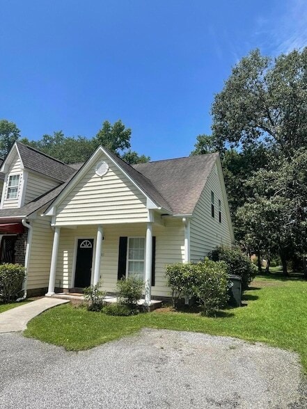 Photo - 383 Springview Ln