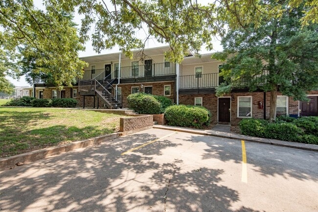 Photo - Executive Lodge