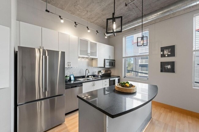 Photo - 918 N 3rd St