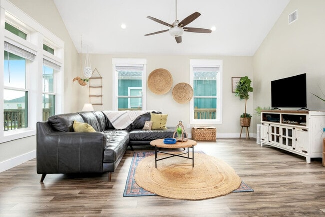 Building Photo - 951 Gulf Shores Dr Unit ID1223242P