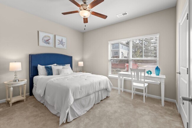Photo - The Palms at Edgewater