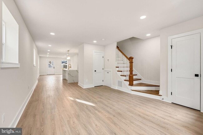 Photo - 113 Clifford Ave