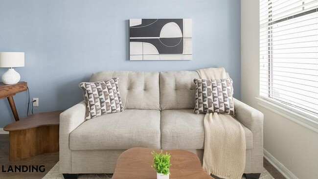 Building Photo - 14580 Crosby Fwy Unit 433
